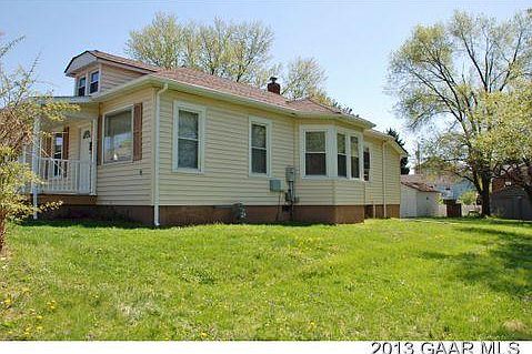 Older pic - yard is now fully fenced