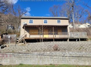 279 Hull Ave, Cedar Grove, WV 25039