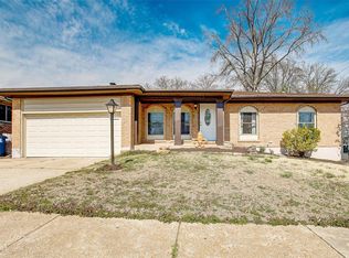 661 Lind Rd, Saint Louis, MO 63125