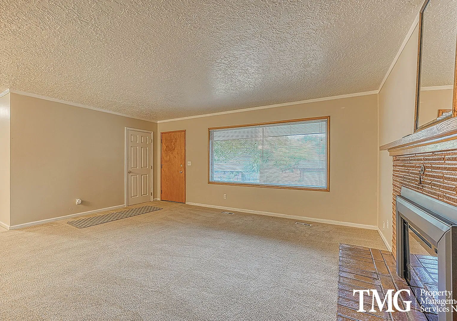 3 BD Camas Ranch-Style Home with Covered Patio & Spacious Backyard — Photo 2