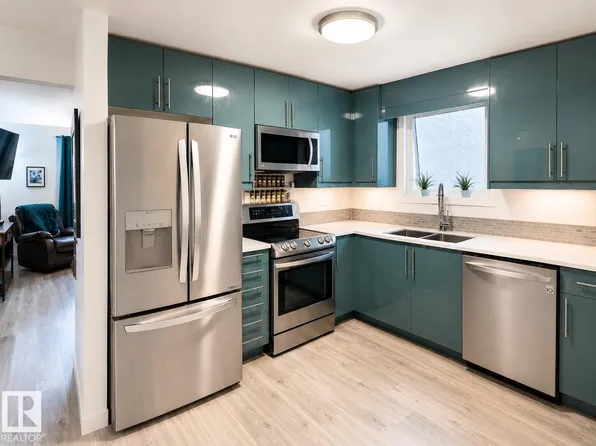 2514 149th Ave NW, Edmonton, AB T5Y 1X3