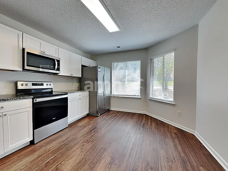 4415 Hounds Run Dr — Photo 3