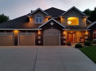 2208 SW Ridgeway Ct, Ankeny, IA 50023