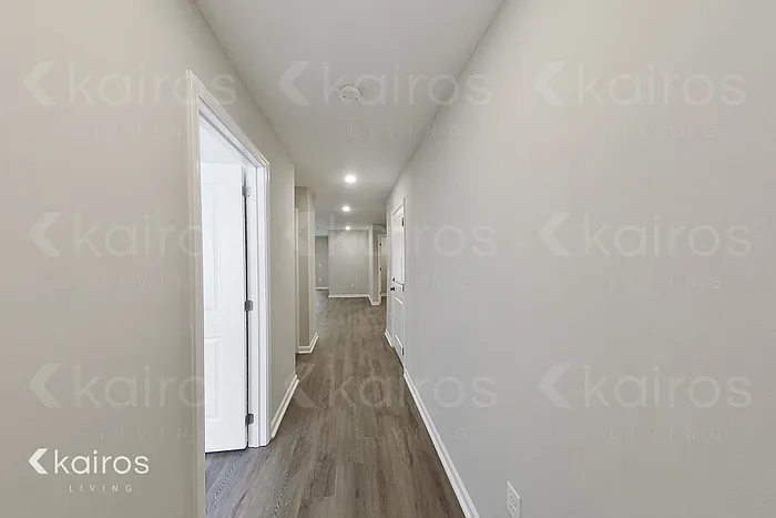 2 bed, 2.0 bath, 1207 sqft, $1,595 — Photo 2