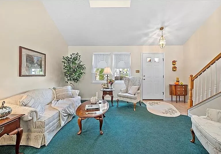 103 Paddock Ln — Photo 6