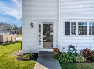 121 Slate Bottom Dr, Depew, NY 14043