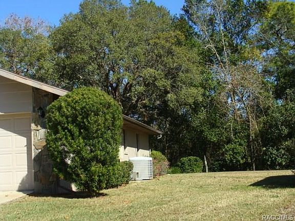 3rd image of 7 Spruce Pine Ct N