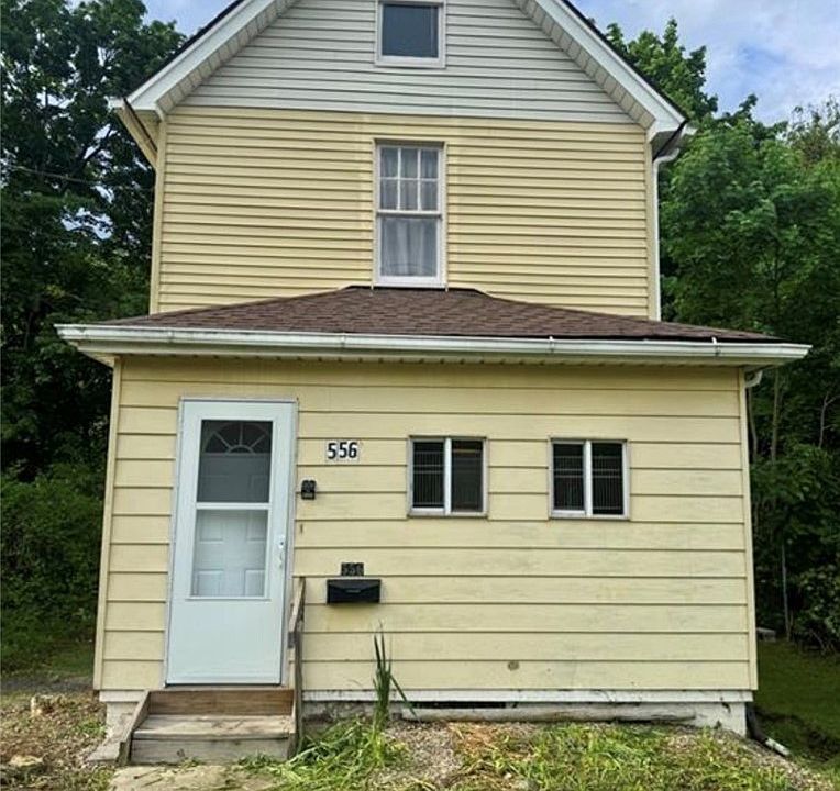 1st image of 556 W Myrtle Ave