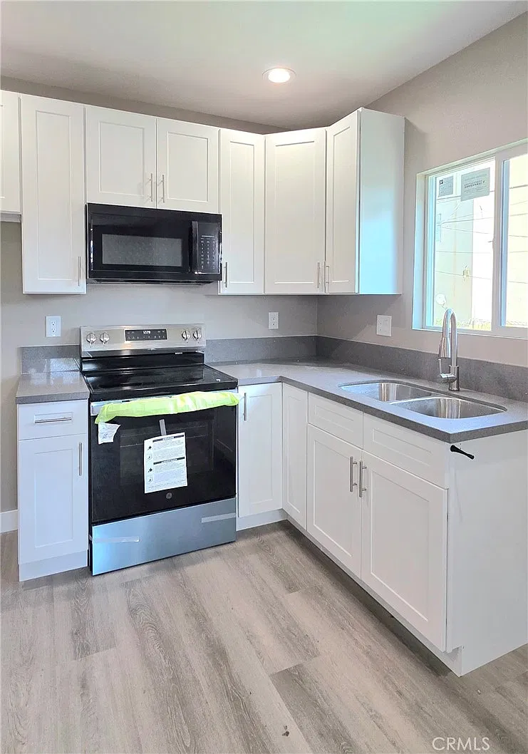 2 bed, 1000 sqft, $2,500 — Photo 3