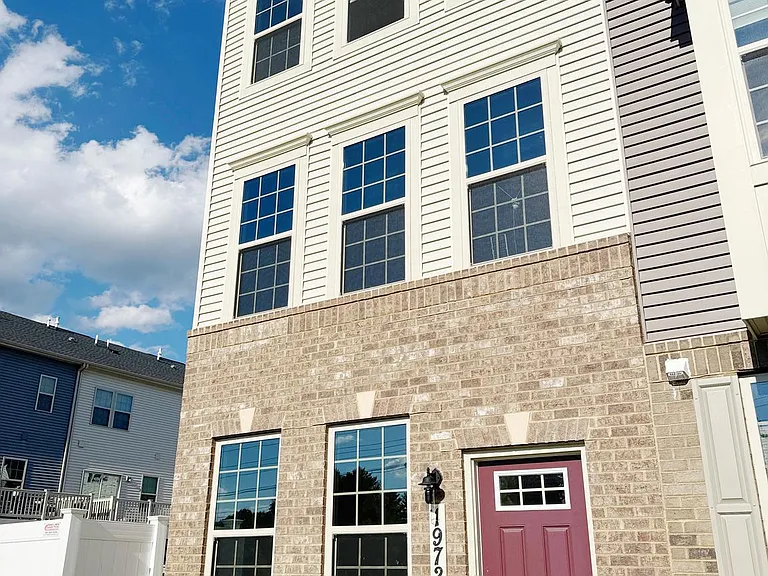 19722 Preservation Mews — Photo 1