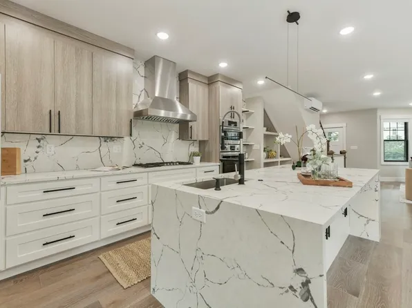 124 Holworthy St, Cambridge, MA 02138
