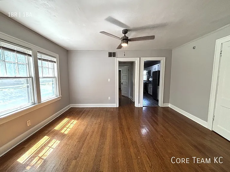103 W 51st St #2E — Photo 5