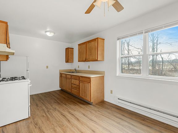 5th image of 2660 Packard Dr