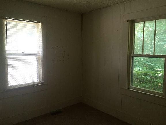 3rd image of 517 N Gospel St