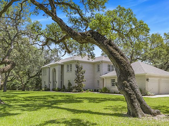 4th image of 313 Treasure Oaks