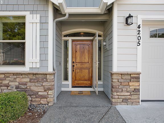 3rd image of 4205 SE 177th Ln