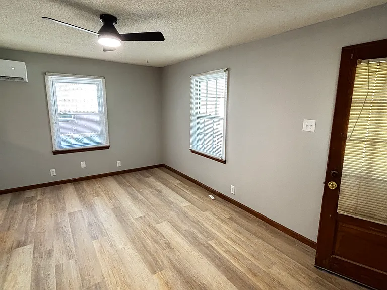 905 L St NW — Photo 2