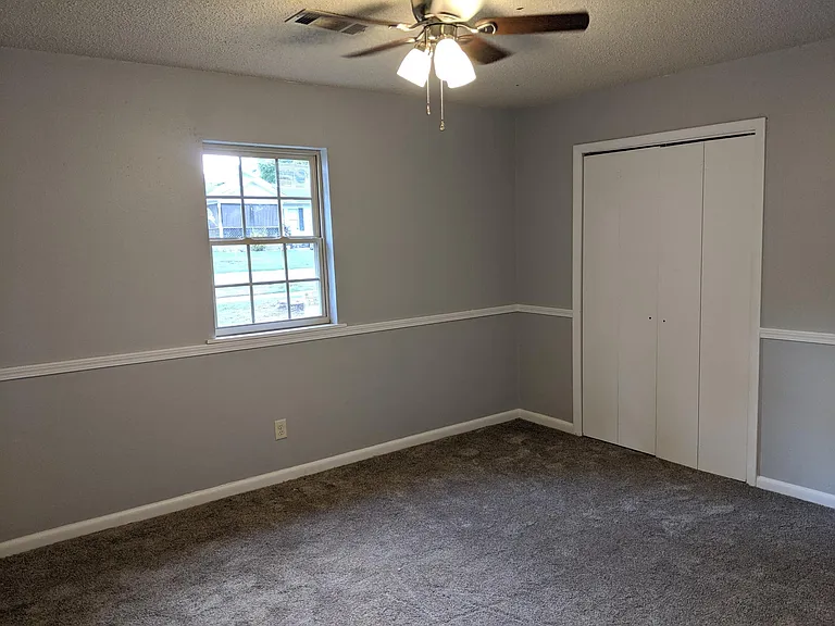 322 Mildred St — Photo 11