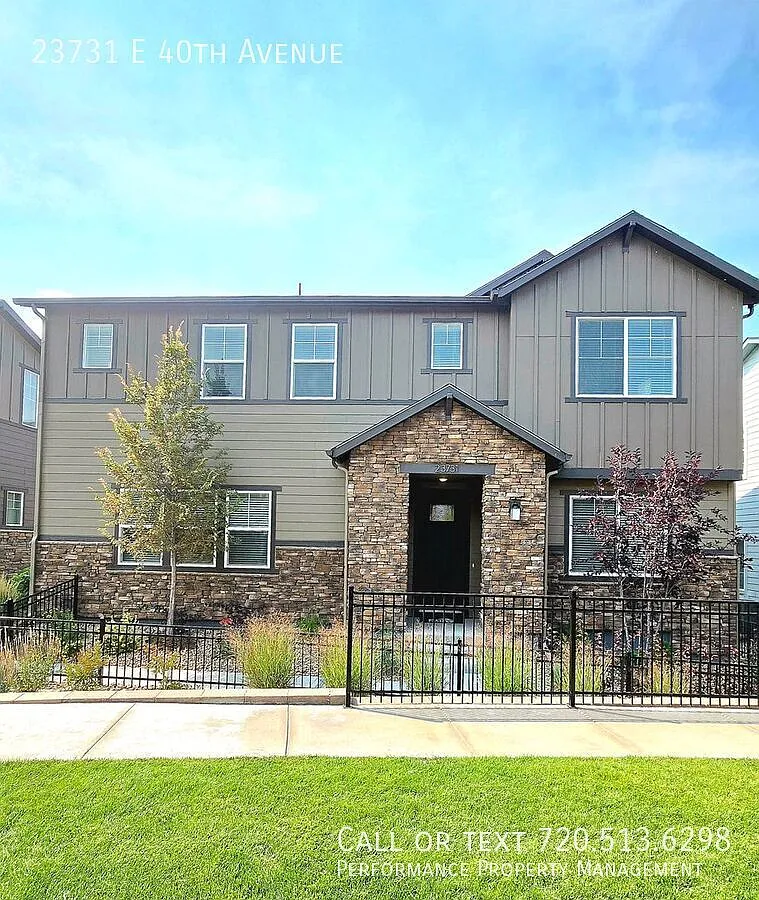 Brand New 3Br, 2.5 Bath House in Aurora Highlands — Photo 2