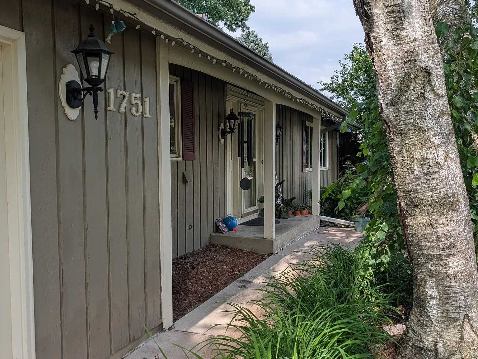 4 bed, 3100 sqft, $2,300 — Photo 2
