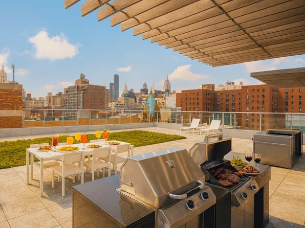 425 East 13th Street image 12 of 16