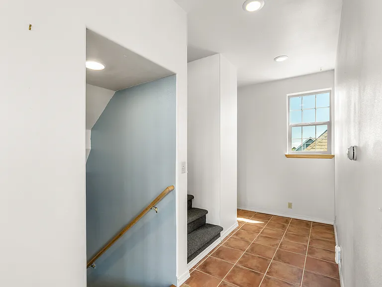 1140 Ocean Shores Blvd SW — Photo 23