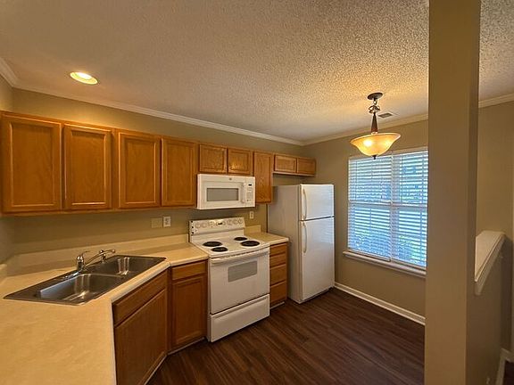 3rd image of 12817 Sickles Dr