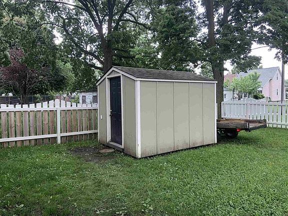 4th image of 523 W Wilson Ave