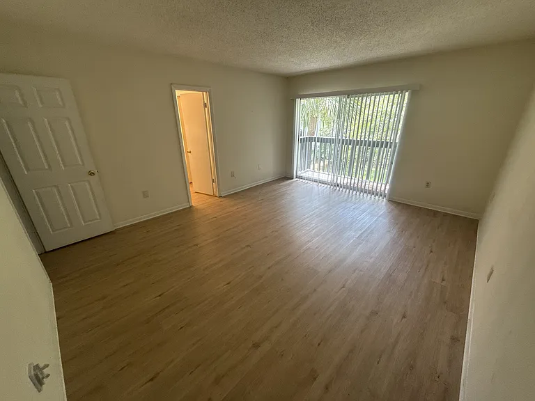 4401 S Semoran Blvd #1 — Photo 13