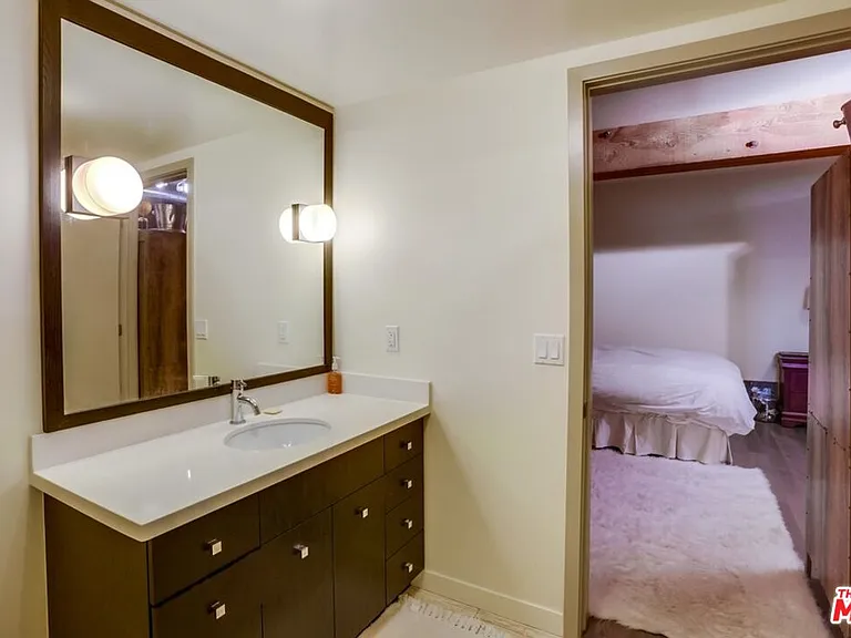 527 Molino St #310 — Photo 11