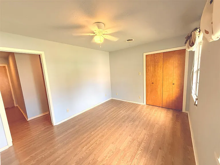 315 E Florida Ave — Photo 6