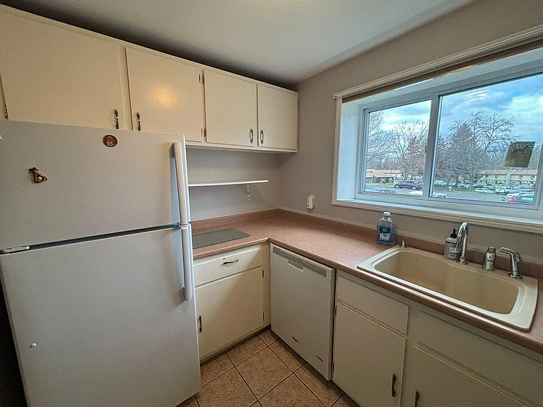 10 Carillon Dr #A — Photo 12