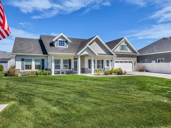 552 W 98th St N, Hyrum, UT 84319