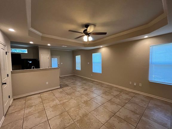 4th image of 6878 Lakeview Dr #102