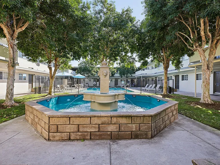 Lorenzo Commons — Photo 14