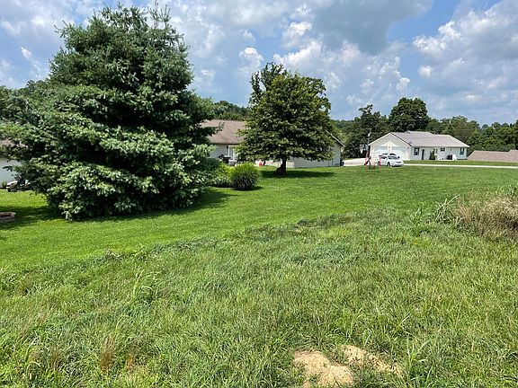 3rd image of 42 Summerhill Dr