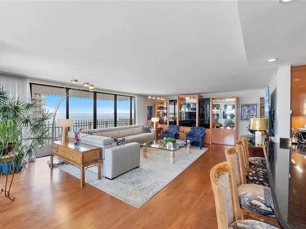 1 Grove Isle Dr #A1209, Miami, FL 33133