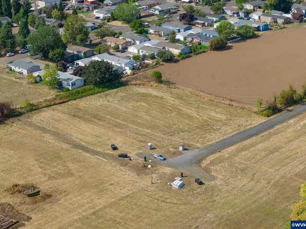 348 E Kisling Ave, Brownsville, OR 97327