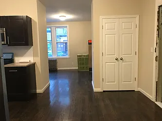 Rented by Sterea Agency