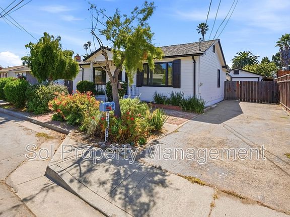 2nd image of 1863 43rd Ave