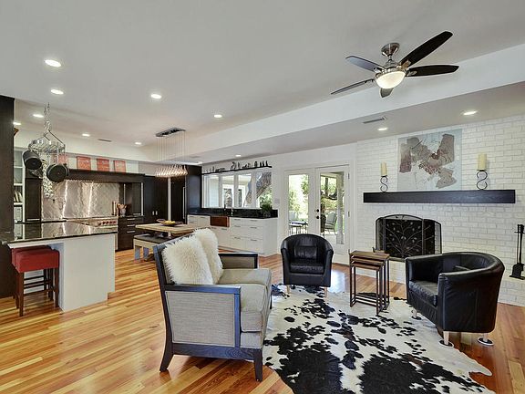 5th image of 305 Laurelwood Trl