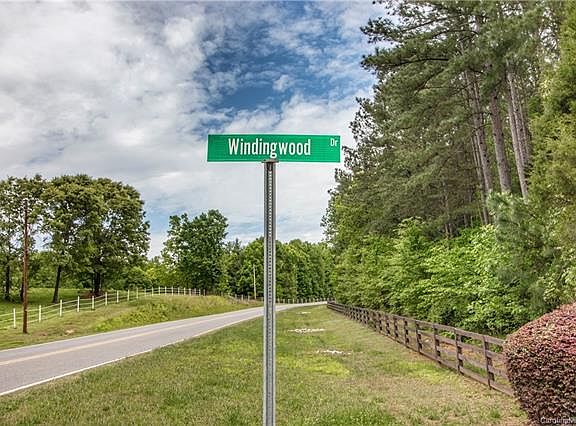 4th image of 124 Windingwood Dr #44