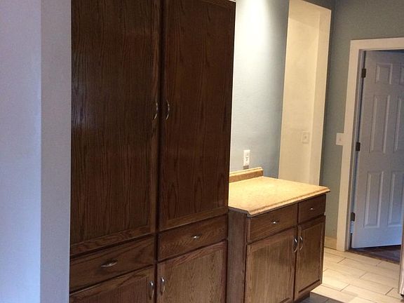 4th image of 416 Friend St