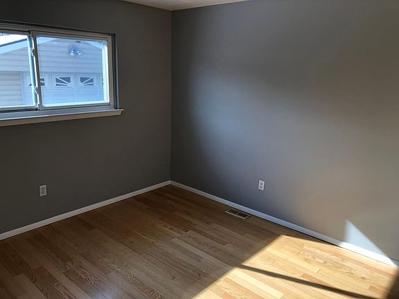 5th image of 1320 E Pearl Ave