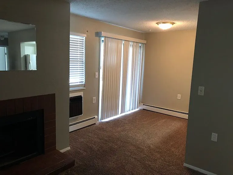 512 E Monroe Dr #C312 — Photo 7