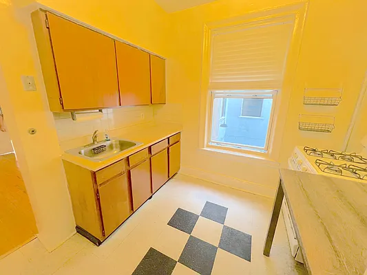 Rented by REALTY QUEST NEW YORK INC | media 5