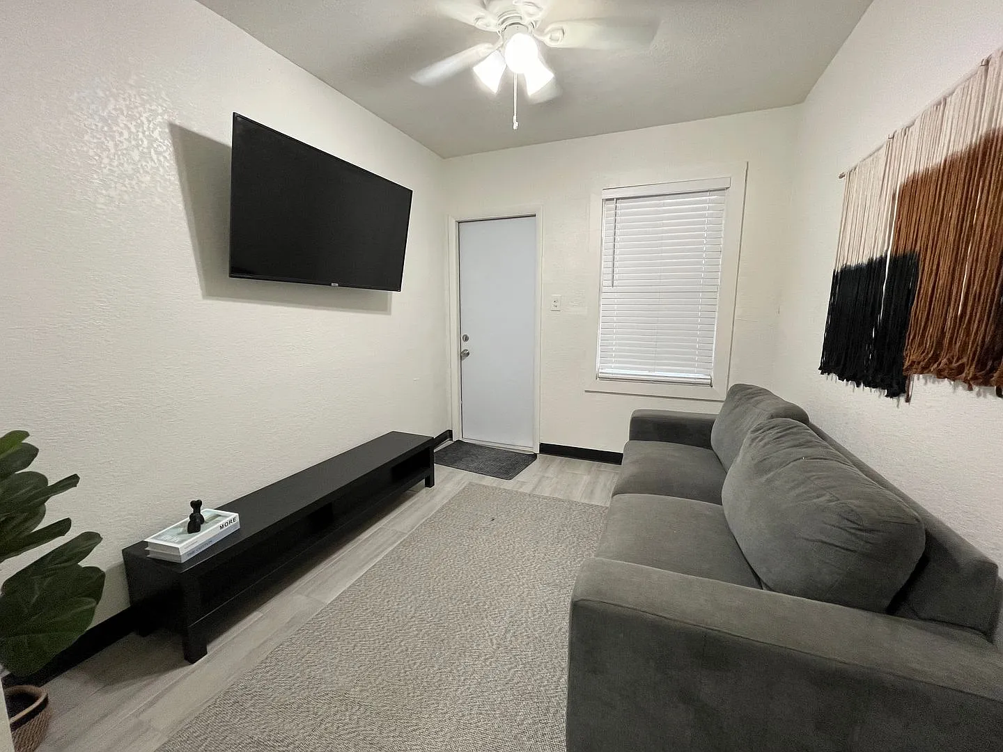 140 NW 13th st = Property — Photo 1