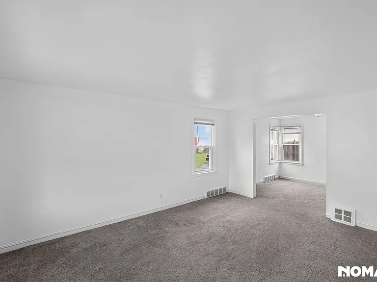 220 Michael Ave — Photo 4