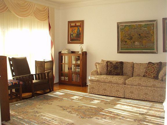 Other half of Living Rm