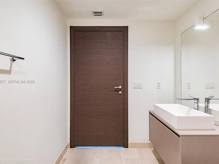 1000 Brickell Plz #4509 — Photo 38